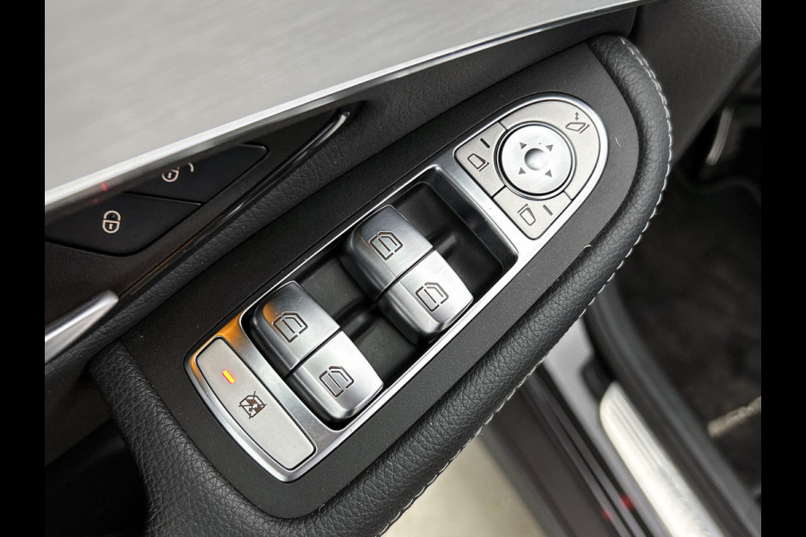 Mercedes-Benz GLC 300 e 4MATIC Business Solution AMG Trekhaak | AMG Line | Ledkoplampen | Easy-Pack Achterklep | Achteruitrijcamera | Keyless-Go. Inclusief 24 maanden Mercedes-Benz Certified garantie voor Europa.