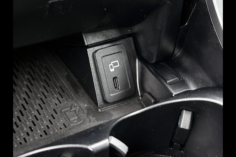 Mercedes-Benz GLC 300 e 4MATIC Business Solution AMG Trekhaak | AMG Line | Ledkoplampen | Easy-Pack Achterklep | Achteruitrijcamera | Keyless-Go. Inclusief 24 maanden Mercedes-Benz Certified garantie voor Europa.