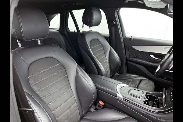 Mercedes-Benz GLC 300 e 4MATIC Business Solution AMG Trekhaak | AMG Line | Ledkoplampen | Easy-Pack Achterklep | Achteruitrijcamera | Keyless-Go. Inclusief 24 maanden Mercedes-Benz Certified garantie voor Europa.