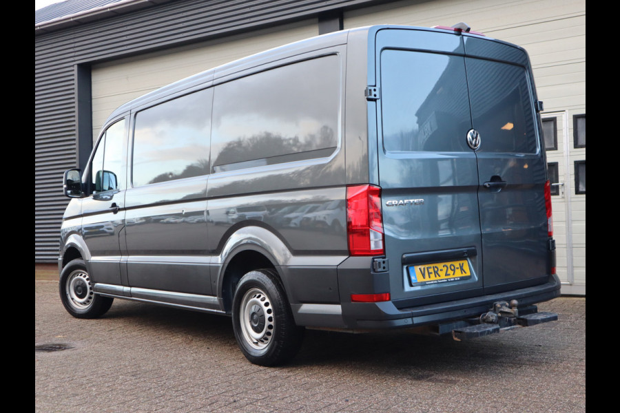 Volkswagen Crafter 30 2.0 TDI 141pk Euro 6 Automaat L2H1 - Navi - 3t KG Trekhaak - Cruise