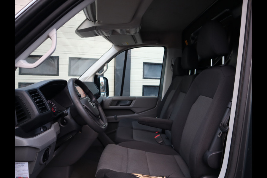 Volkswagen Crafter 30 2.0 TDI 141pk Euro 6 Automaat L2H1 - Navi - 3t KG Trekhaak - Cruise