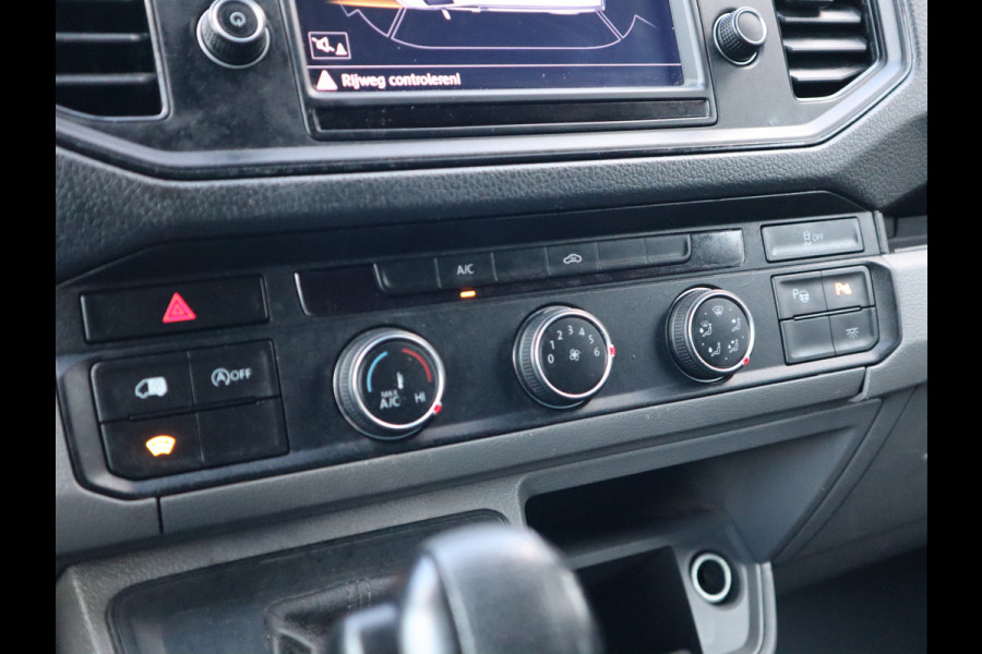 Volkswagen Crafter 30 2.0 TDI 141pk Euro 6 Automaat L2H1 - Navi - 3t KG Trekhaak - Cruise