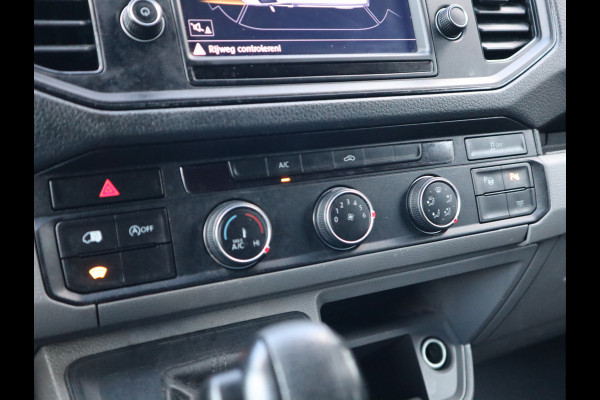 Volkswagen Crafter 30 2.0 TDI 141pk Euro 6 Automaat L2H1 - Navi - 3t KG Trekhaak - Cruise