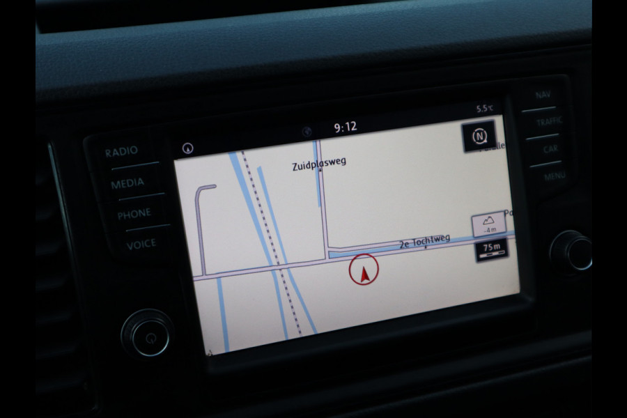 Volkswagen Crafter 30 2.0 TDI 141pk Euro 6 Automaat L2H1 - Navi - 3t KG Trekhaak - Cruise