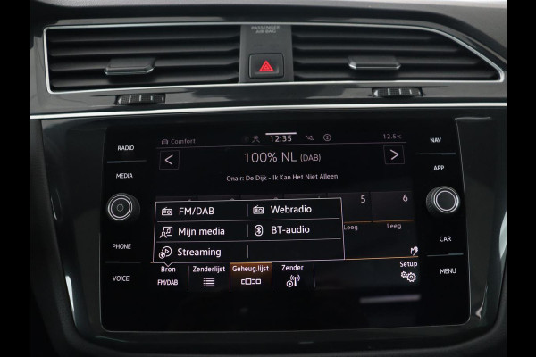 Volkswagen Tiguan 1.4 eHybrid R Line | Panoramadak | Trekhaak | Stoelverwarming | Camera | 20'' | Park Assist | Carplay | Matrix LED | Stuurverwarming | Adaptive cruise | Navigatie | PHEV | Plug In