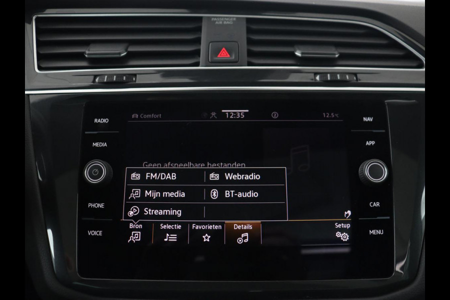 Volkswagen Tiguan 1.4 eHybrid R Line | Panoramadak | Trekhaak | Stoelverwarming | Camera | 20'' | Park Assist | Carplay | Matrix LED | Stuurverwarming | Adaptive cruise | Navigatie | PHEV | Plug In