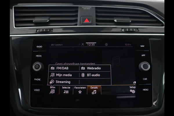 Volkswagen Tiguan 1.4 eHybrid R Line | Panoramadak | Trekhaak | Stoelverwarming | Camera | 20'' | Park Assist | Carplay | Matrix LED | Stuurverwarming | Adaptive cruise | Navigatie | PHEV | Plug In