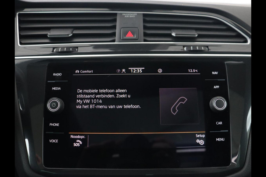 Volkswagen Tiguan 1.4 eHybrid R Line | Panoramadak | Trekhaak | Stoelverwarming | Camera | 20'' | Park Assist | Carplay | Matrix LED | Stuurverwarming | Adaptive cruise | Navigatie | PHEV | Plug In