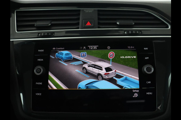 Volkswagen Tiguan 1.4 eHybrid R Line | Panoramadak | Trekhaak | Stoelverwarming | Camera | 20'' | Park Assist | Carplay | Matrix LED | Stuurverwarming | Adaptive cruise | Navigatie | PHEV | Plug In