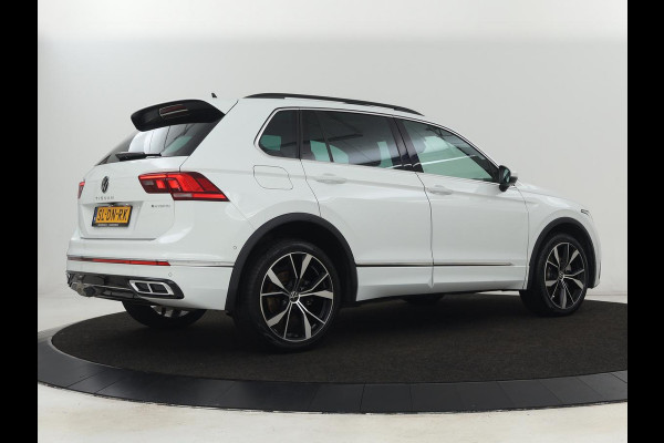 Volkswagen Tiguan 1.4 eHybrid R Line | Panoramadak | Trekhaak | Stoelverwarming | Camera | 20'' | Park Assist | Carplay | Matrix LED | Stuurverwarming | Adaptive cruise | Navigatie | PHEV | Plug In