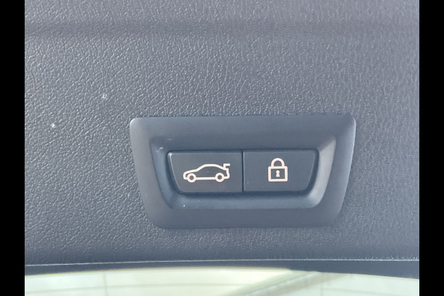 BMW X6 xDrive40i M-Sport Skylounge 360° Laser AirSusp. Pano HK Trekhaak Carbon BOMVOL!