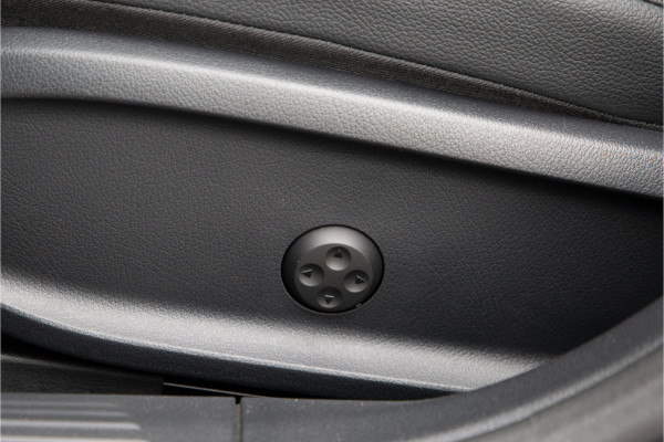 Mercedes-Benz A-Klasse 250 e AMG Premium, Pano, Head-up, Memory, Nightpack, 19"