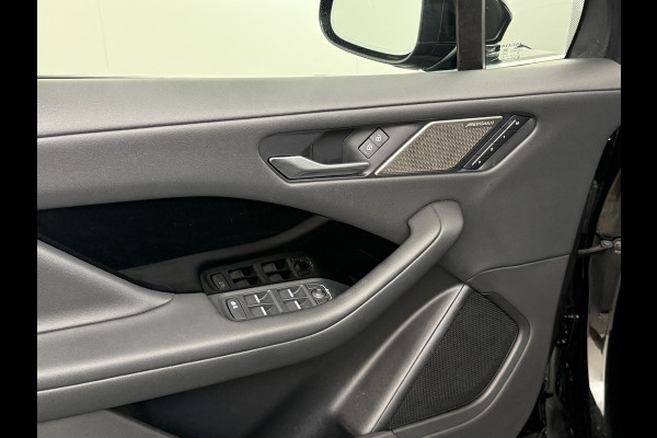 Jaguar I-PACE EV320 SE 90kWh 3Fase ! SOH 95,5% AWD Leer Pano-dak Meridian™ Hifi Memory Navi Ecc 3D-Surround Camera Cruise Control Business Pac Apple Carplay Android Auto Stoel+Stuur+Voorruitverwarming Led Origineel Nederlandse Auto Nieuwprijs €76.050,- Deze kan thuis wél met 11kw/uur laden