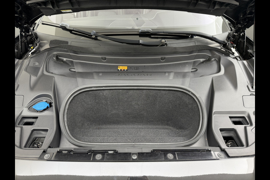 Jaguar I-PACE EV320 SE 90kWh 3Fase ! SOH 95,5% AWD Leer Pano-dak Meridian™ Hifi Memory Navi Ecc 3D-Surround Camera Cruise Control Business Pac Apple Carplay Android Auto Stoel+Stuur+Voorruitverwarming Led Origineel Nederlandse Auto Nieuwprijs €76.050,- Deze kan thuis wél met 11kw/uur laden