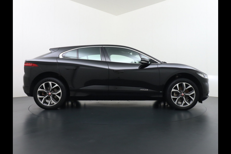 Jaguar I-PACE EV320 SE 90kWh 3Fase ! SOH 95,5% AWD Leer Pano-dak Meridian™ Hifi Memory Navi Ecc 3D-Surround Camera Cruise Control Business Pac Apple Carplay Android Auto Stoel+Stuur+Voorruitverwarming Led Origineel Nederlandse Auto Nieuwprijs €76.050,- Deze kan thuis wél met 11kw/uur laden