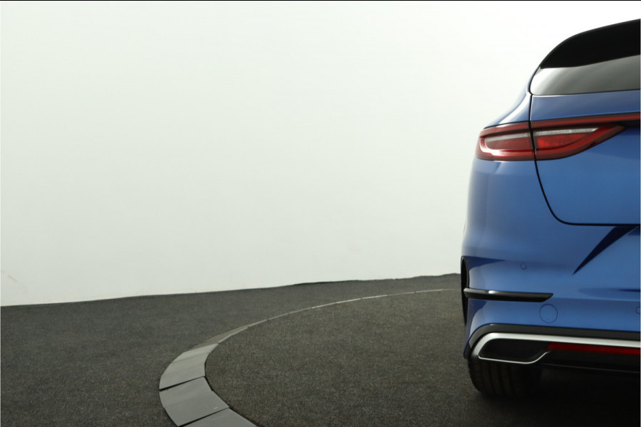 Kia ProCeed 1.5 T-GDi GT-PlusLine Airco - Apple Carplay/Android Auto - Cruise Control - Dodehoekdetectie -  Navigatie - Stuur/Stoel Verwarming - Fabrieksgarantie tot 06-2031