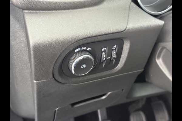 Opel Grandland X T131pk Navi Trekhaak Executive Dual-Ecc Apple Carplay Android PDC-a+v Park-Assist Distr.-Riem bij 61.000km vervangen Chroompakket Priv.Glass Volledig dealer onderhouden, laatste beurt bij 61.000km 1400kg trekvermogen.  EURO6