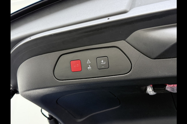 Opel Grandland X T131pk Navi Trekhaak Executive Dual-Ecc Apple Carplay Android PDC-a+v Park-Assist Distr.-Riem bij 61.000km vervangen Chroompakket Priv.Glass Volledig dealer onderhouden, laatste beurt bij 61.000km 1400kg trekvermogen.  EURO6