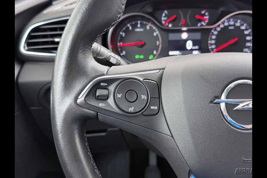 Opel Grandland X T131pk Navi Trekhaak Executive Dual-Ecc Apple Carplay Android PDC-a+v Park-Assist Distr.-Riem bij 61.000km vervangen Chroompakket Priv.Glass Volledig dealer onderhouden, laatste beurt bij 61.000km 1400kg trekvermogen.  EURO6