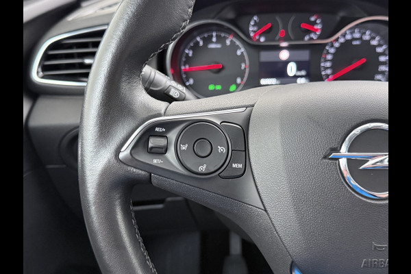 Opel Grandland X T131pk Navi Trekhaak Executive Dual-Ecc Apple Carplay Android PDC-a+v Park-Assist Distr.-Riem bij 61.000km vervangen Chroompakket Priv.Glass Volledig dealer onderhouden, laatste beurt bij 61.000km 1400kg trekvermogen.  EURO6