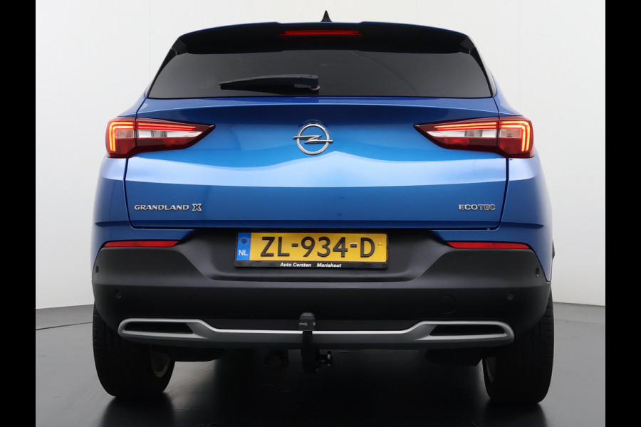 Opel Grandland X T131pk Navi Trekhaak Executive Dual-Ecc Apple Carplay Android PDC-a+v Park-Assist Distr.-Riem bij 61.000km vervangen Chroompakket Priv.Glass Volledig dealer onderhouden, laatste beurt bij 61.000km 1400kg trekvermogen.  EURO6