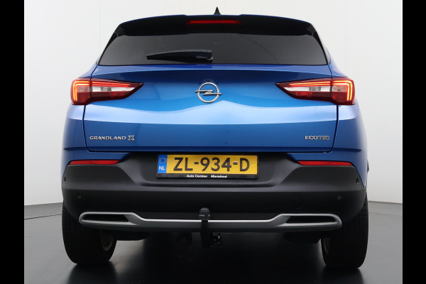 Opel Grandland X T131pk Navi Trekhaak Executive Dual-Ecc Apple Carplay Android PDC-a+v Park-Assist Distr.-Riem bij 61.000km vervangen Chroompakket Priv.Glass Volledig dealer onderhouden, laatste beurt bij 61.000km 1400kg trekvermogen.  EURO6