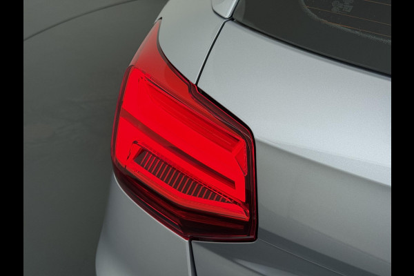 Audi Q2 35 TFSI S Edition AUT.| DIG. DASH| STOELVERWARMING| LEER| ELEKTRISCHE ACHTERKLEP| TREKHAAK|
