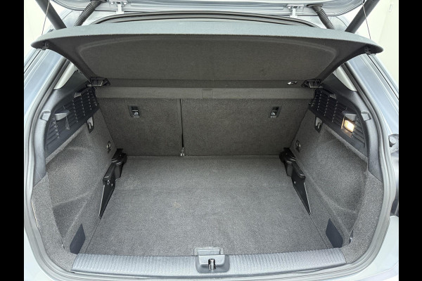 Audi Q2 35 TFSI S Edition AUT.| DIG. DASH| STOELVERWARMING| LEER| ELEKTRISCHE ACHTERKLEP| TREKHAAK|