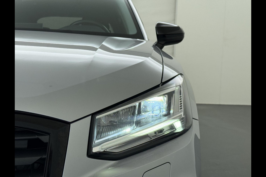 Audi Q2 35 TFSI S Edition AUT.| DIG. DASH| STOELVERWARMING| LEER| ELEKTRISCHE ACHTERKLEP| TREKHAAK|