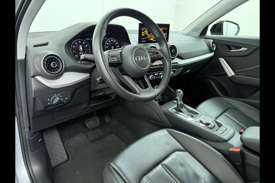 Audi Q2 35 TFSI S Edition AUT.| DIG. DASH| STOELVERWARMING| LEER| ELEKTRISCHE ACHTERKLEP| TREKHAAK|
