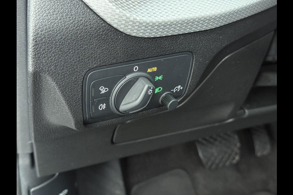 Audi Q2 35 TFSI S Edition AUT.| DIG. DASH| STOELVERWARMING| LEER| ELEKTRISCHE ACHTERKLEP| TREKHAAK|