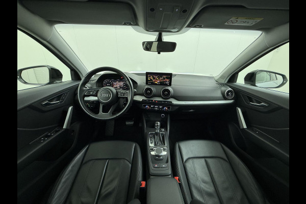 Audi Q2 35 TFSI S Edition AUT.| DIG. DASH| STOELVERWARMING| LEER| ELEKTRISCHE ACHTERKLEP| TREKHAAK|
