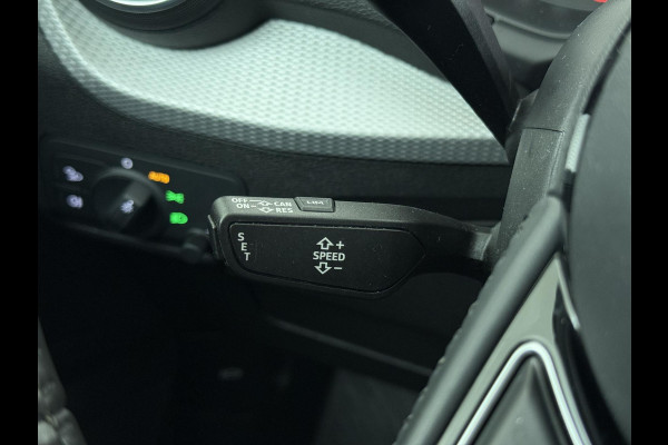 Audi Q2 35 TFSI S Edition AUT.| DIG. DASH| STOELVERWARMING| LEER| ELEKTRISCHE ACHTERKLEP| TREKHAAK|