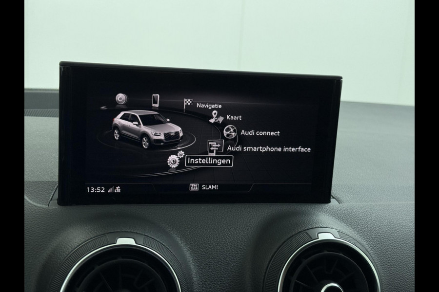 Audi Q2 35 TFSI S Edition AUT.| DIG. DASH| STOELVERWARMING| LEER| ELEKTRISCHE ACHTERKLEP| TREKHAAK|