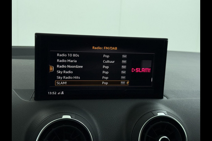 Audi Q2 35 TFSI S Edition AUT.| DIG. DASH| STOELVERWARMING| LEER| ELEKTRISCHE ACHTERKLEP| TREKHAAK|