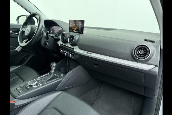 Audi Q2 35 TFSI S Edition AUT.| DIG. DASH| STOELVERWARMING| LEER| ELEKTRISCHE ACHTERKLEP| TREKHAAK|