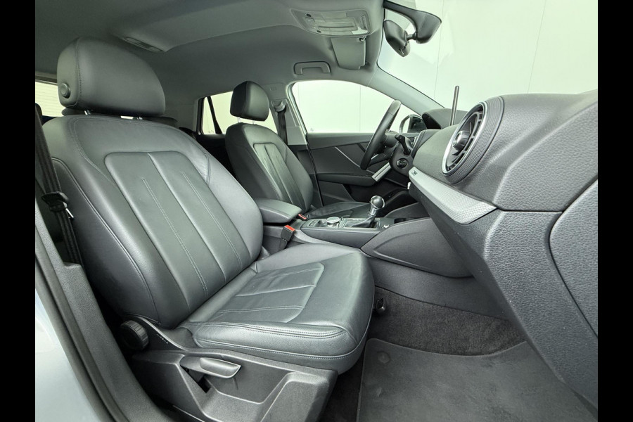 Audi Q2 35 TFSI S Edition AUT.| DIG. DASH| STOELVERWARMING| LEER| ELEKTRISCHE ACHTERKLEP| TREKHAAK|