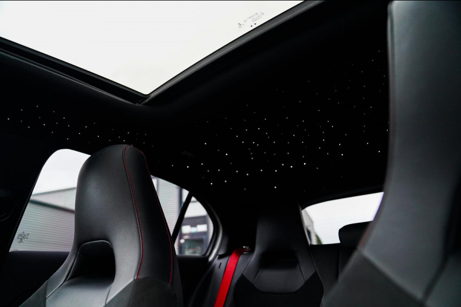 Mercedes-Benz A-Klasse AMG 45 4MATIC+ Premium Plus | Panorama | Sterrenhemel | Sport uitlaat | Burmester | Luxe leder/Alcantara |
