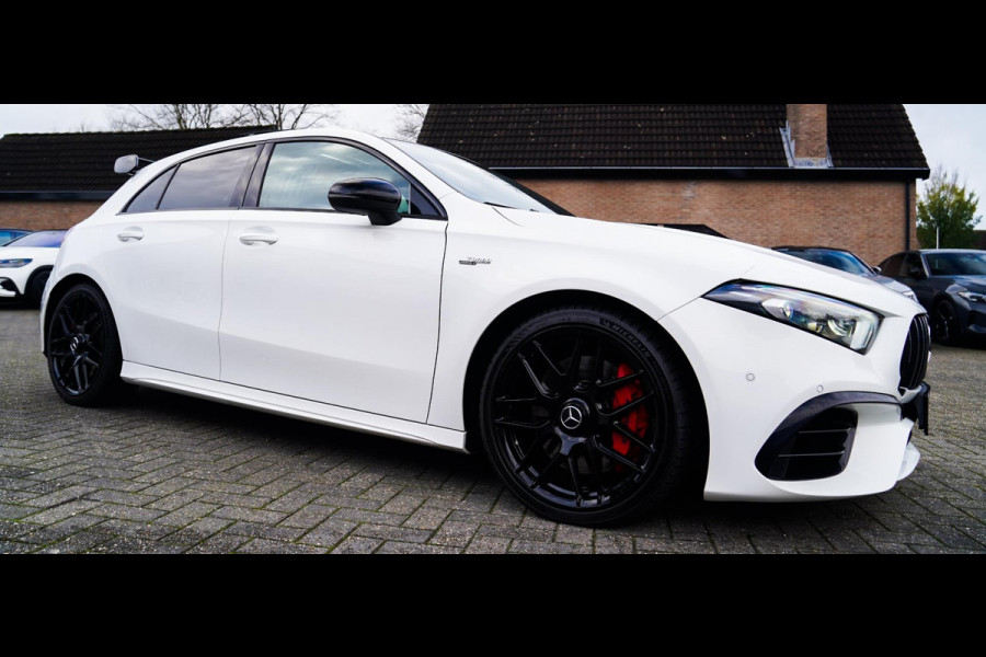 Mercedes-Benz A-Klasse AMG 45 4MATIC+ Premium Plus | Panorama | Sterrenhemel | Sport uitlaat | Burmester | Luxe leder/Alcantara |