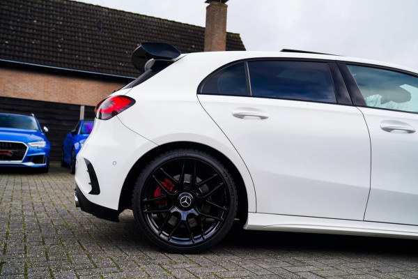 Mercedes-Benz A-Klasse AMG 45 4MATIC+ Premium Plus | Panorama | Sterrenhemel | Sport uitlaat | Burmester | Luxe leder/Alcantara |