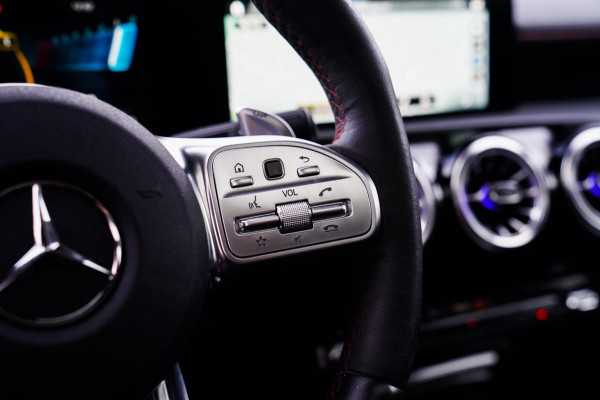 Mercedes-Benz A-Klasse AMG 45 4MATIC+ Premium Plus | Panorama | Sterrenhemel | Sport uitlaat | Burmester | Luxe leder/Alcantara |