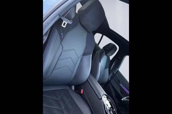 BMW 5 Serie 530e M sport pakket, panoramadak, 21 inch, dashboardcamera, brooklyn grey, afneembare trekhaak