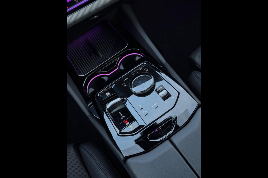 BMW 5 Serie 530e M sport pakket, panoramadak, 21 inch, dashboardcamera, brooklyn grey, afneembare trekhaak