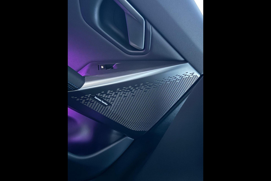 BMW 5 Serie 530e M sport pakket, panoramadak, 21 inch, dashboardcamera, brooklyn grey, afneembare trekhaak