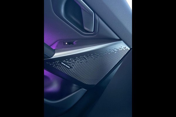 BMW 5 Serie 530e M sport pakket, panoramadak, 21 inch, dashboardcamera, brooklyn grey, afneembare trekhaak