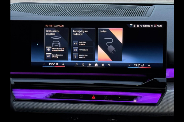 BMW 5 Serie 530e M sport pakket, panoramadak, 21 inch, dashboardcamera, brooklyn grey, afneembare trekhaak