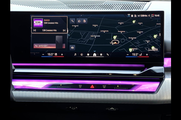 BMW 5 Serie 530e M sport pakket, panoramadak, 21 inch, dashboardcamera, brooklyn grey, afneembare trekhaak