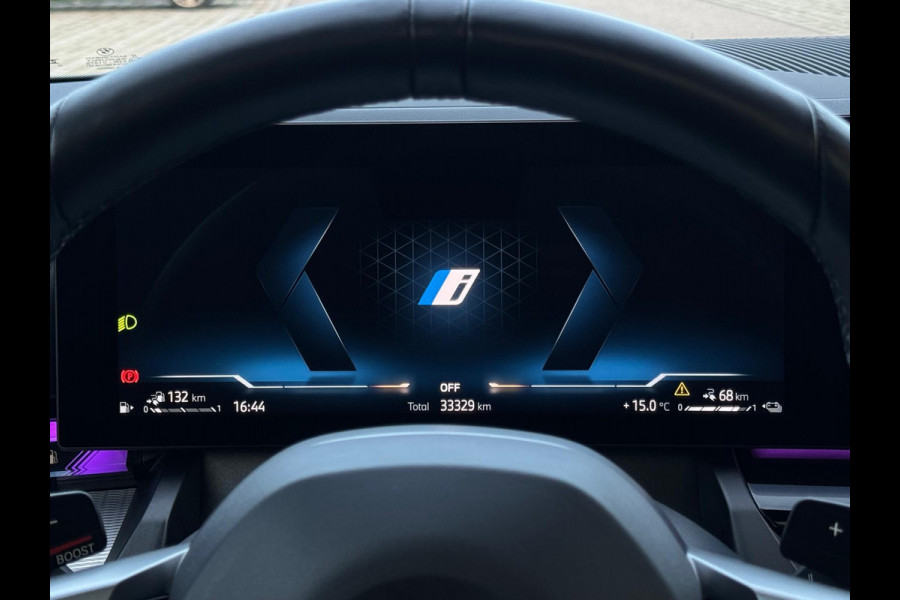 BMW 5 Serie 530e M sport pakket, panoramadak, 21 inch, dashboardcamera, brooklyn grey, afneembare trekhaak