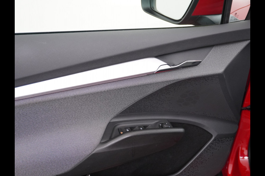 Škoda ENYAQ iV 60 180pk Apple Carplay Android Trekh. Camera Navi Led Lmv 19" PDC 3-zone-Ecc Cruise Control Stoel+Bank-Verwarmd Keyless Rijstrooksensor Virtual Cockpit Bluetooth Park-assist memory Connected services 1e Eigenaar Nieuwprijs €48.450,- Trekgewicht 1.000kg Accu-Garantie tot 13-02-2031 /160.000km