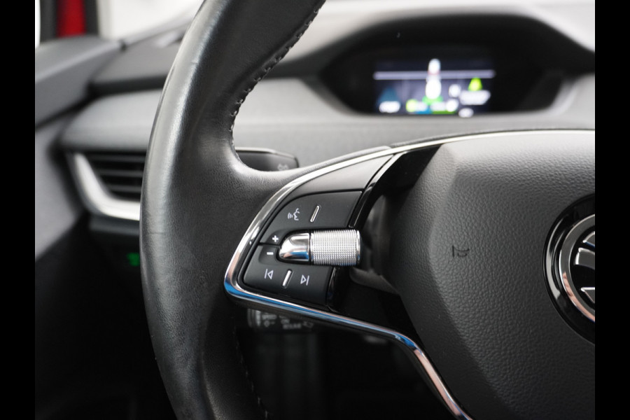 Škoda ENYAQ iV 60 180pk Apple Carplay Android Trekh. Camera Navi Led Lmv 19" PDC 3-zone-Ecc Cruise Control Stoel+Bank-Verwarmd Keyless Rijstrooksensor Virtual Cockpit Bluetooth Park-assist memory Connected services 1e Eigenaar Nieuwprijs €48.450,- Trekgewicht 1.000kg Accu-Garantie tot 13-02-2031 /160.000km